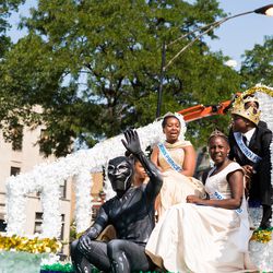 Youth in the Royal Court help lead the Bud Billiken Day Parade. | Max Herman/For the Sun-Times
