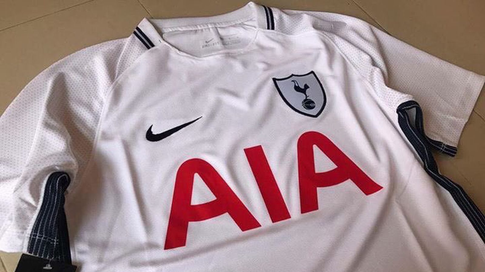 Tottenham officially release 2017-18 home and away kits