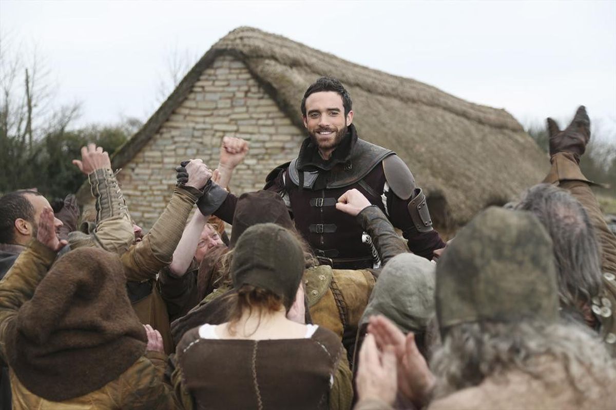 Galavant (Joshua Sasse) accepts the praise of the people, because his name is in the show's title.