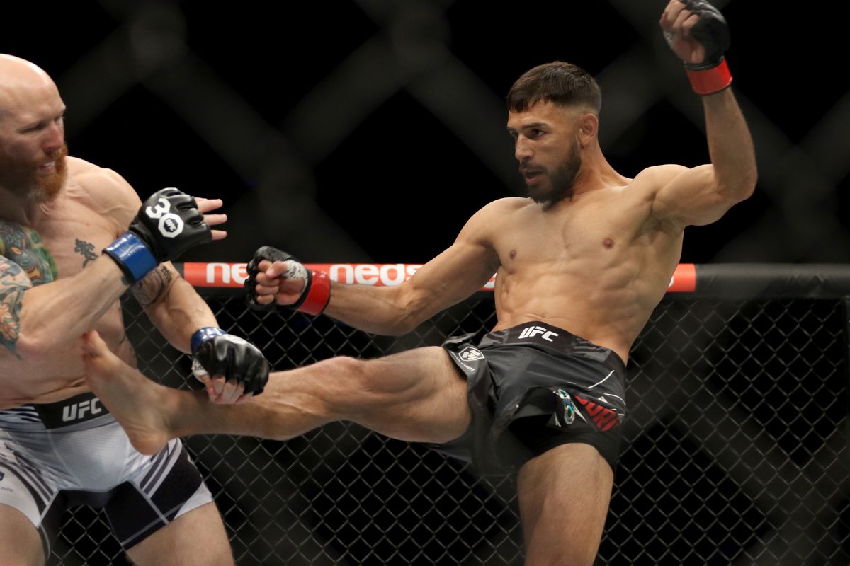 MMA: UFC 284 Rodriguez vs Emmett