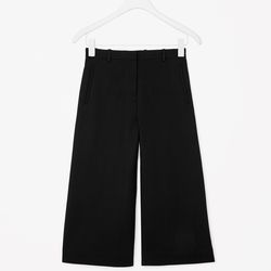 Wide leg cropped trousers, <a href="http://www.cosstores.com/us/Women/Sale/Wide-leg_cropped_trousers/16265326-17887519.1#c-15133331">$88</a>