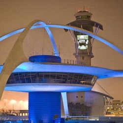 <a href="http://eater.com/archives/2011/03/01/heres-a-list-of-the-top-ten-airport-restaurants.php" rel="nofollow">Here's a List of the Top Ten Airport Restaurants</a><br />