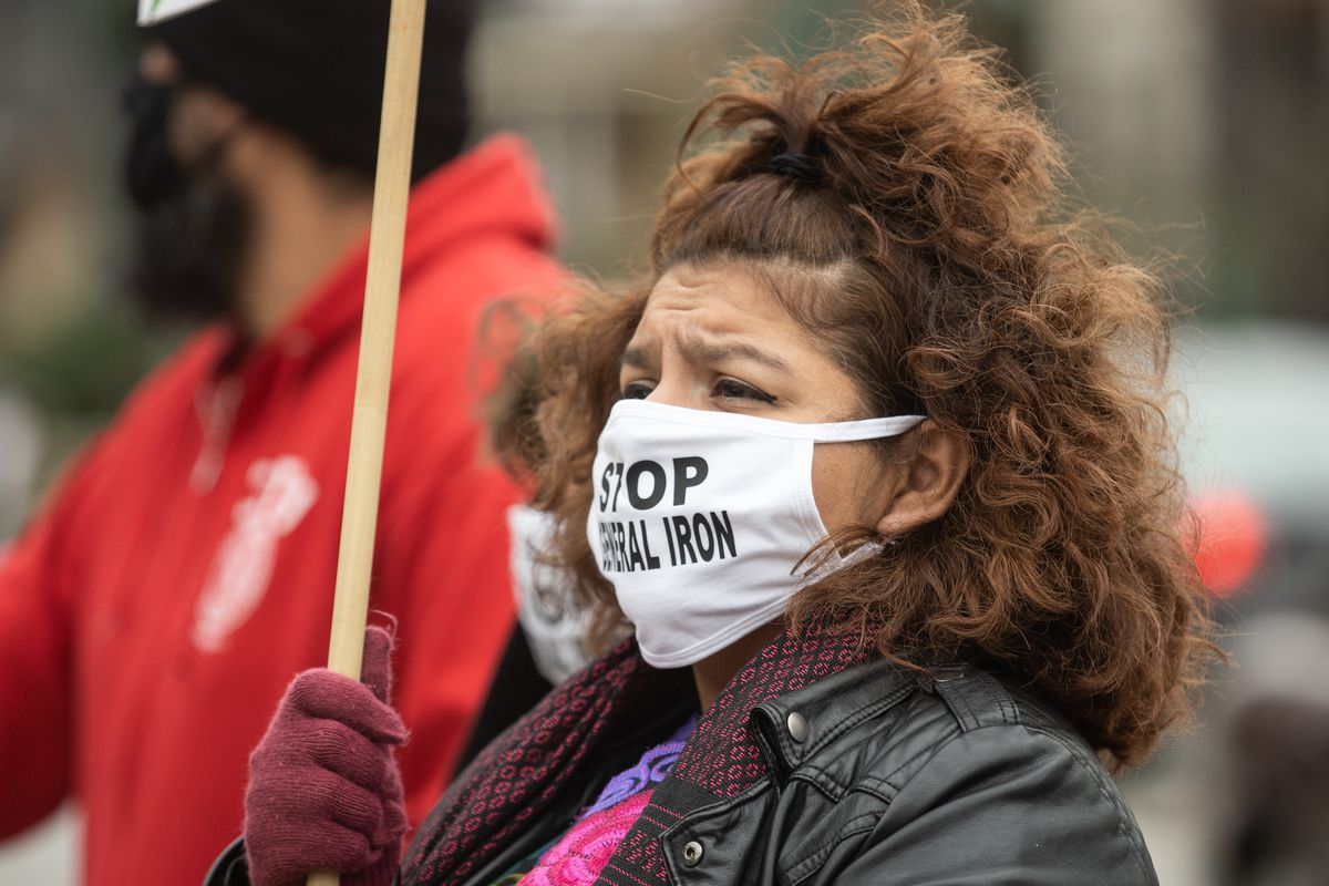 Nelly Martinez attends a November 2020 protest to demand Chicago Mayor Lori Lightfoot to deny the final permit that will allow General Iron to move from Lincoln Park, a mostly white neighborhood, to the Southeast Side, which has a mostly Latino population. | Pat Nabong/Sun-Times