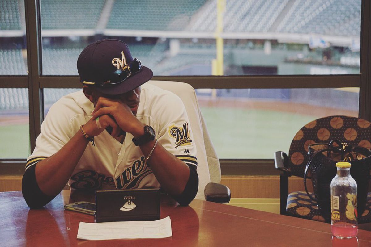 Joe Gray Jr. signs with the Milwaukee Brewers