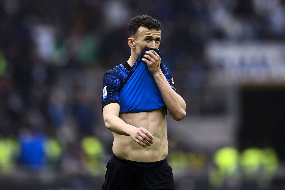 Ivan Perisic of FC Internazionale looks dejected during the...