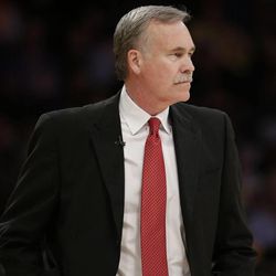 Los Angeles Lakers' Mike D'Antoni during the first half of an NBA basketball game against the Houston Rockets in Los Angeles, Wednesday, April 17, 2013. (AP Photo/Jae C. Hong)