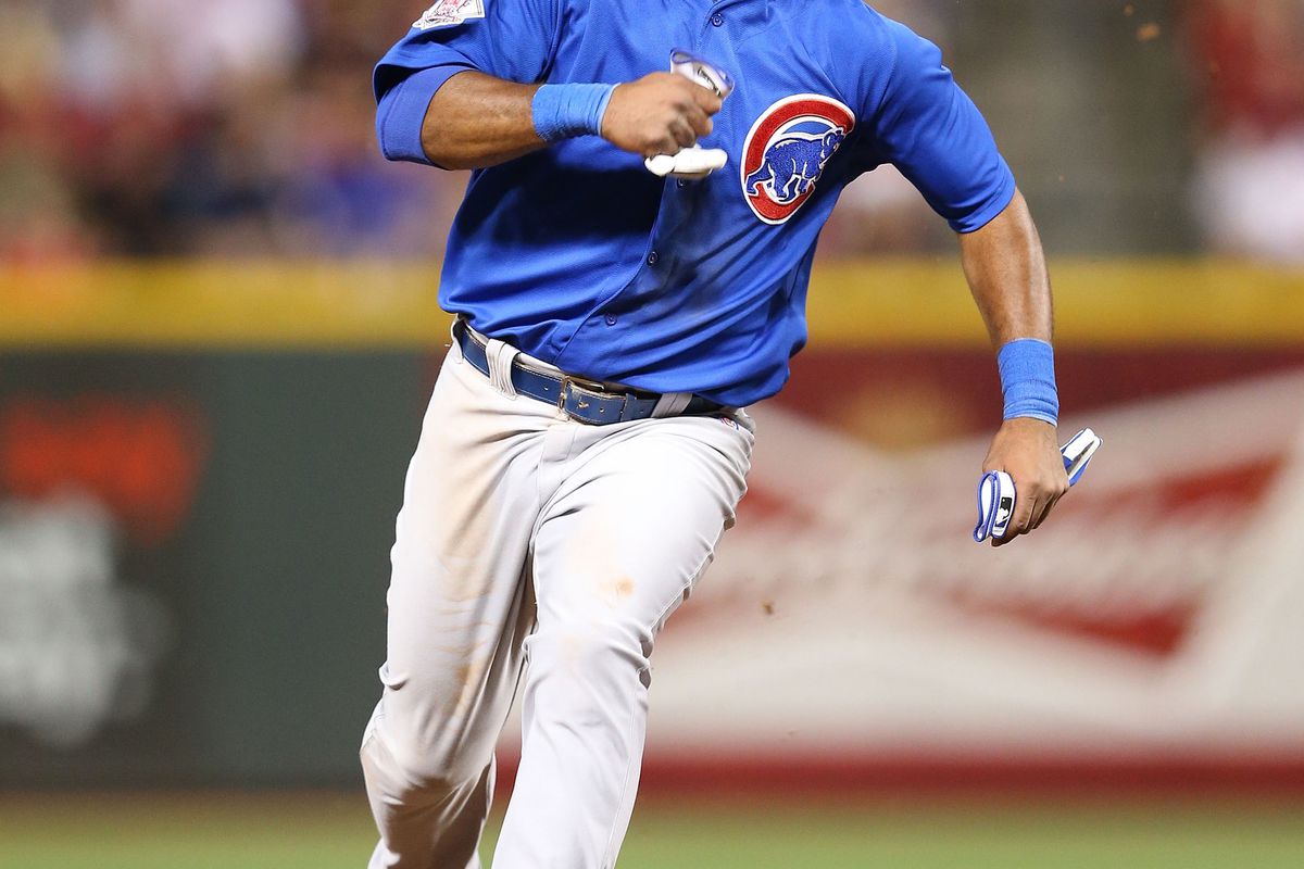 Luis Valbuena of the Chicago Cubs runs during the game against the Cincinnati Reds at Great American Ball Park in Cincinnati, Ohio.  (Photo by Andy Lyons/Getty Images)