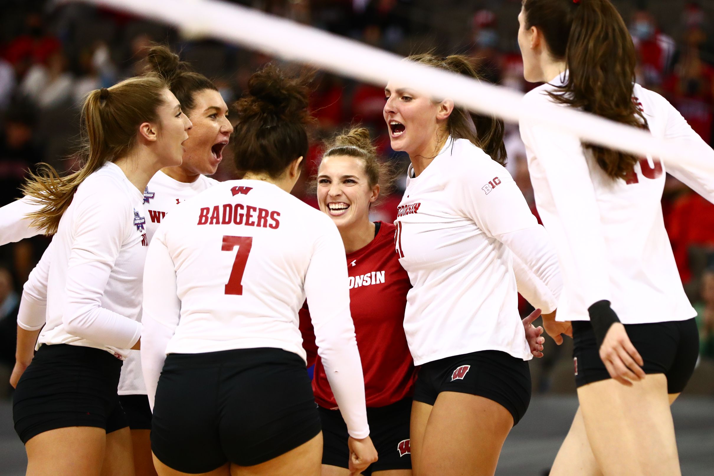 Wisconsin Badgers volleyball notebook: UW falls to Texas in Final Four
