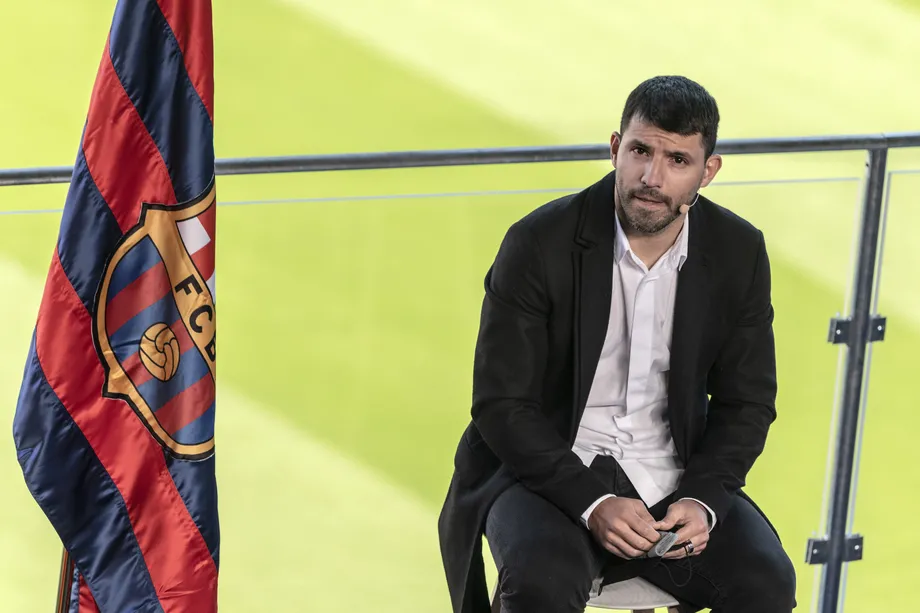 Sergio Agüero: Lionel Messi เก็บเสื้อบาร์เซโลนาไว้ในโรงแรมหวังที่จะถ่ายรูปเพื่อต่ออายุ