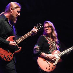 Susan Tedeschi met Derek Trucks at an Allman Brothers concert in 1999 when she opened for the Southern rock band. If there’s anything Tedeschi has learned about her husband since their marriage in 2001 and the past eight years as bandmates, it’s that he sees the bigger picture and always has others’ best interests at heart.