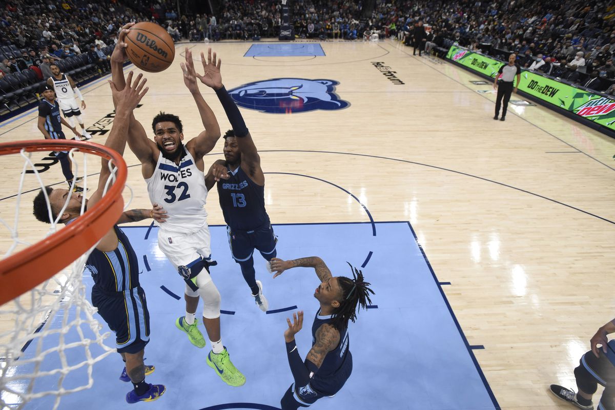 Basketball: Minnesota Timberwolves Karl Anthony-Towns (32) in action vs Memphis Grizzlies at FedEx Forum. Memphis, TN 1/13/2022