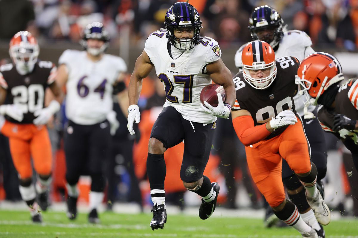 NFL rumors: Ravens bringing in veteran LB for reinforcements before Browns  game - Dawgs By Nature