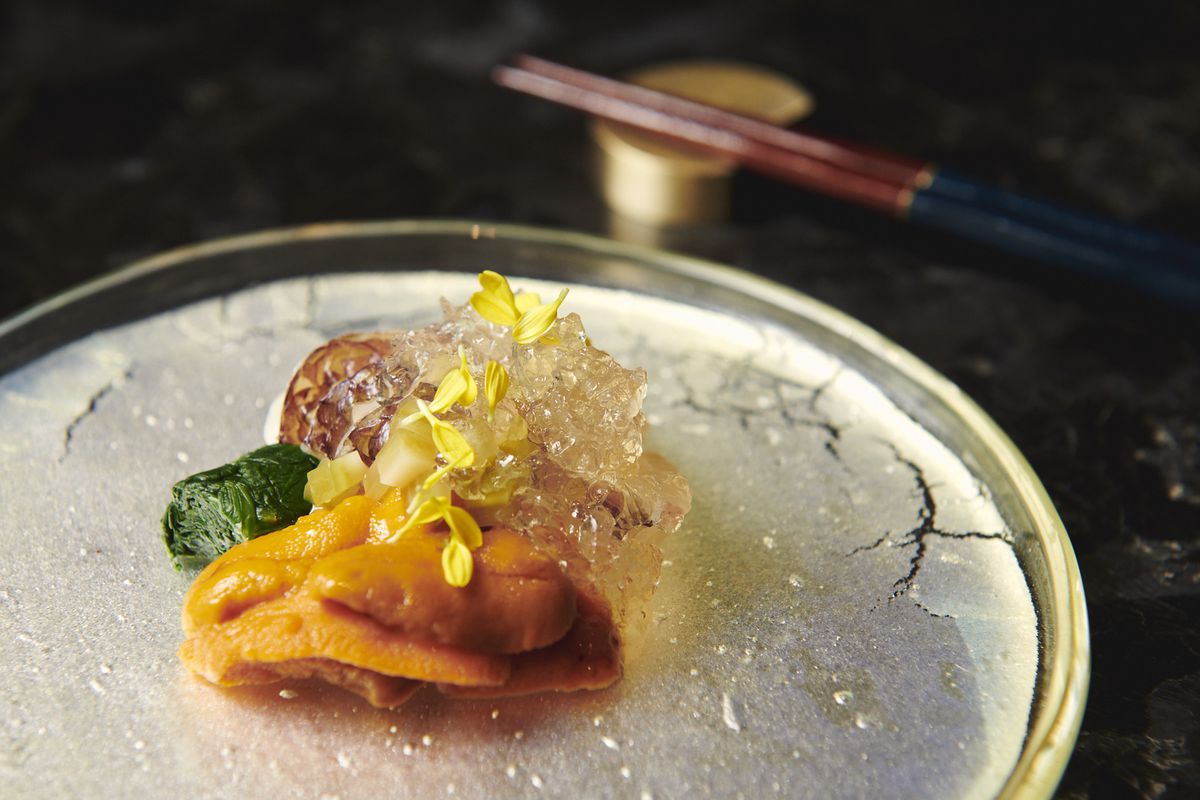 Hoe 회: raw sea bream with uni, mustard, and chungjang sauce