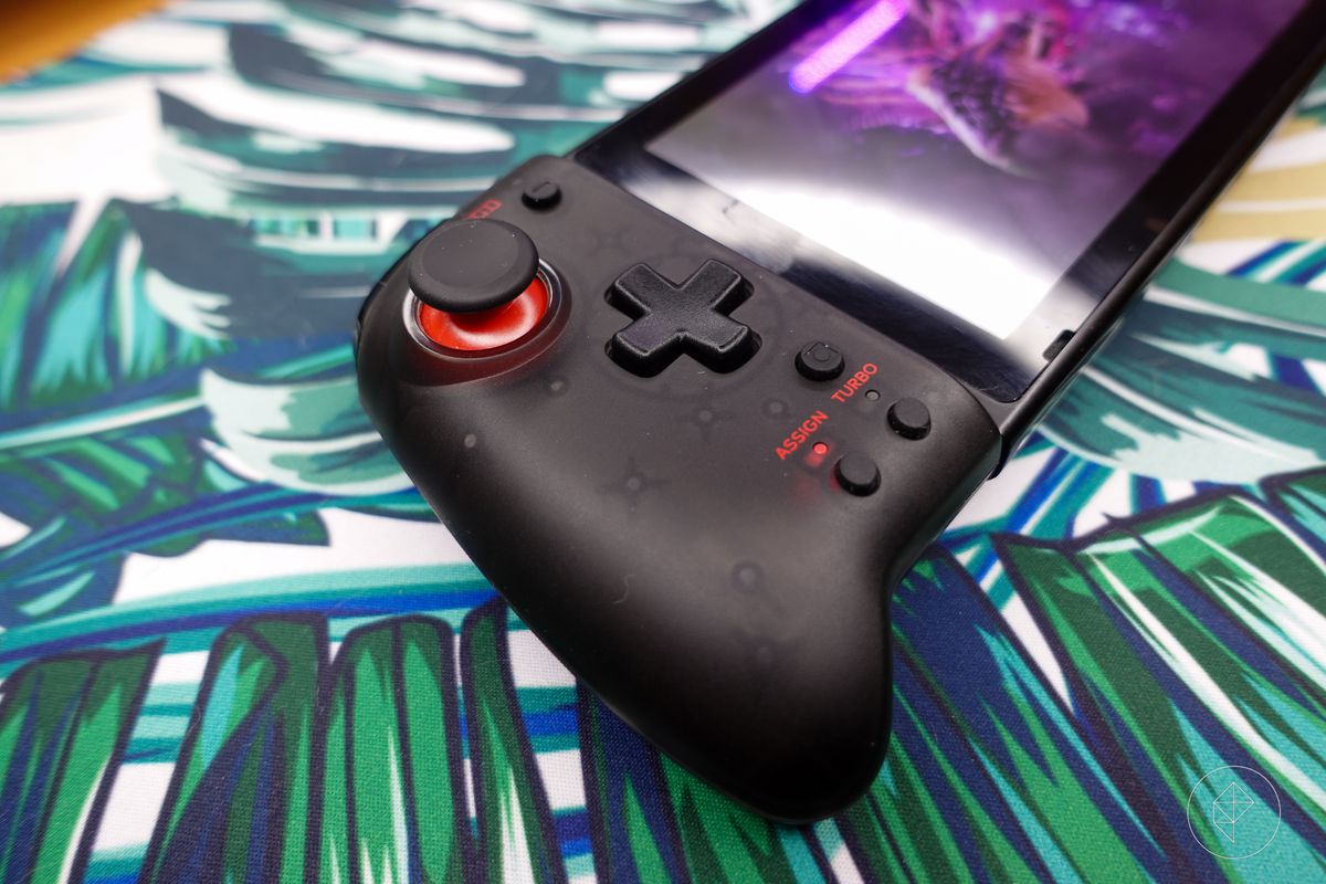 The Hori Split Pad Pro on the Nintendo Switch