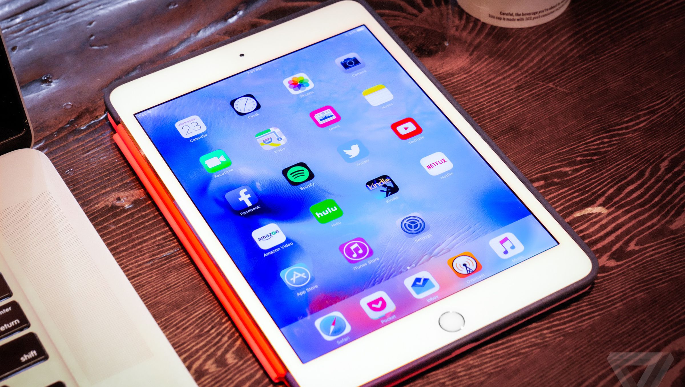 Apple iPad mini 4 review - The Verge