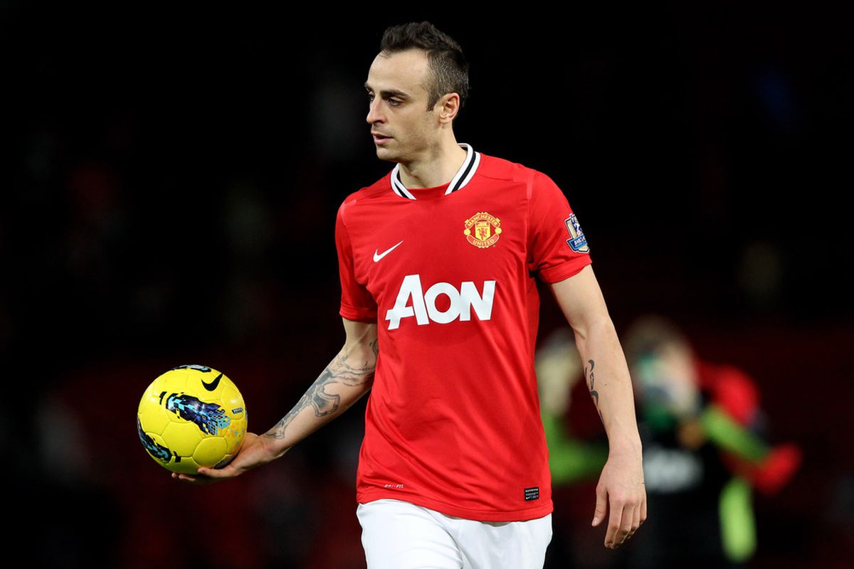 Dimitar Berbatov's contract with Manchester United will run until the end of the 2012-13 season