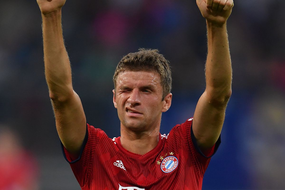 HAMBURG, GERMANY - AUGUST 15: Thomas Mueller of Muenchen celebrates during the friendly match between Hamburger SV and Bayern Muenchen at Volksparkstadion on August 15, 2018 in Hamburg, Germany.