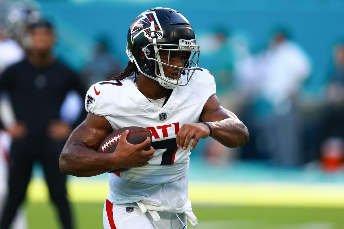 MIAMI GARDENS, FLORIDA - AUGUST 11: Bijan Robinson #7 of the Atlanta Falcons warms up prior to playing the Miami Dolphins in a preseason game at Hard Rock Stadium on August 11, 2023 in Miami Gardens, Florida.