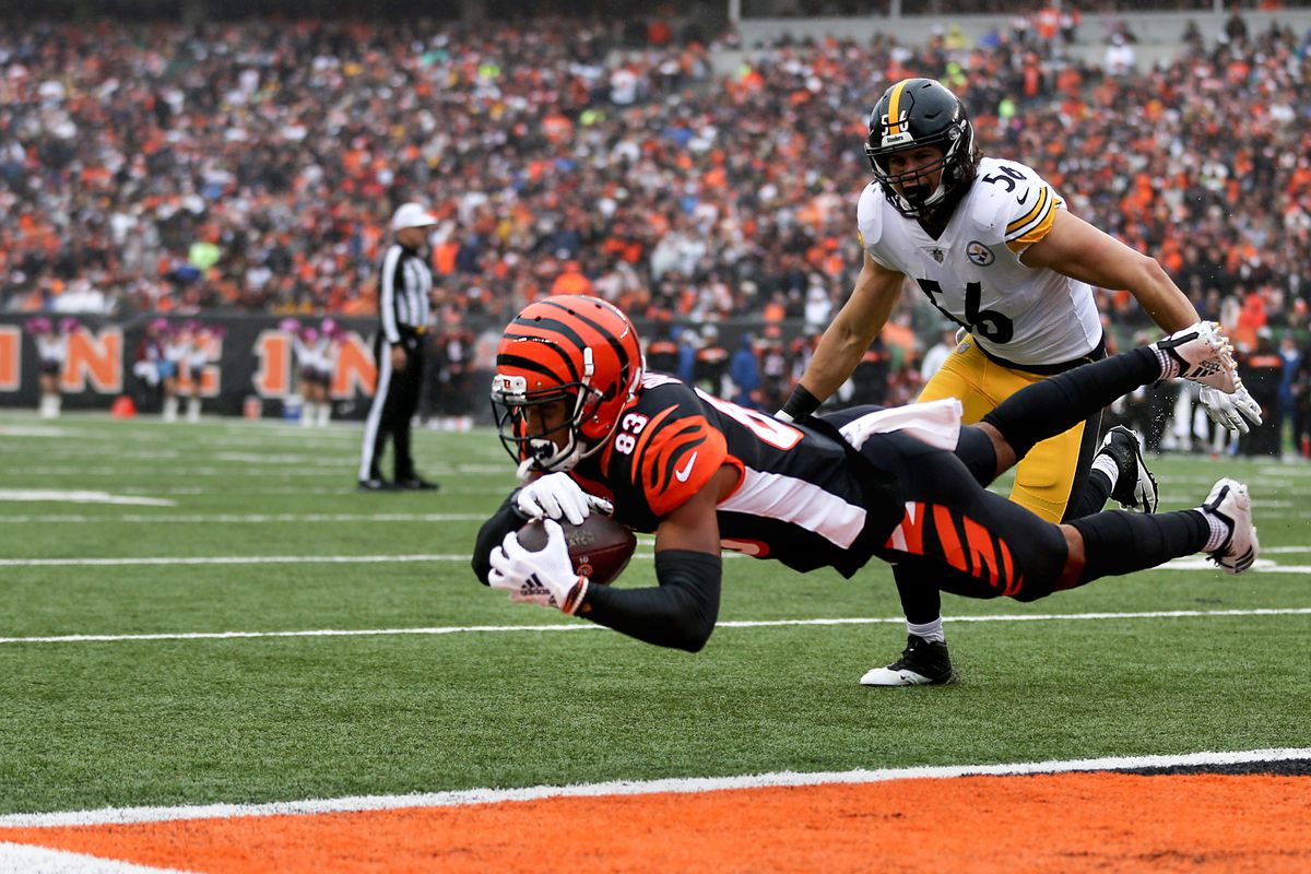 Cincinnati Bengals wide receiver Tyler Boyd (83) catches a touchdown against the Pittsburgh Steelers in 2018. Boyd’s current teammate Mike Hilton discussed the difficulty of covering Boyd.