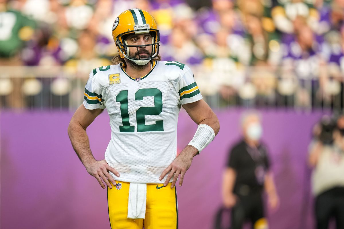 Green Bay Packers quarterback Aaron Rodgers (12) looks on during the second quarter against the Minnesota Vikings at U.S. Bank Stadium.&nbsp;