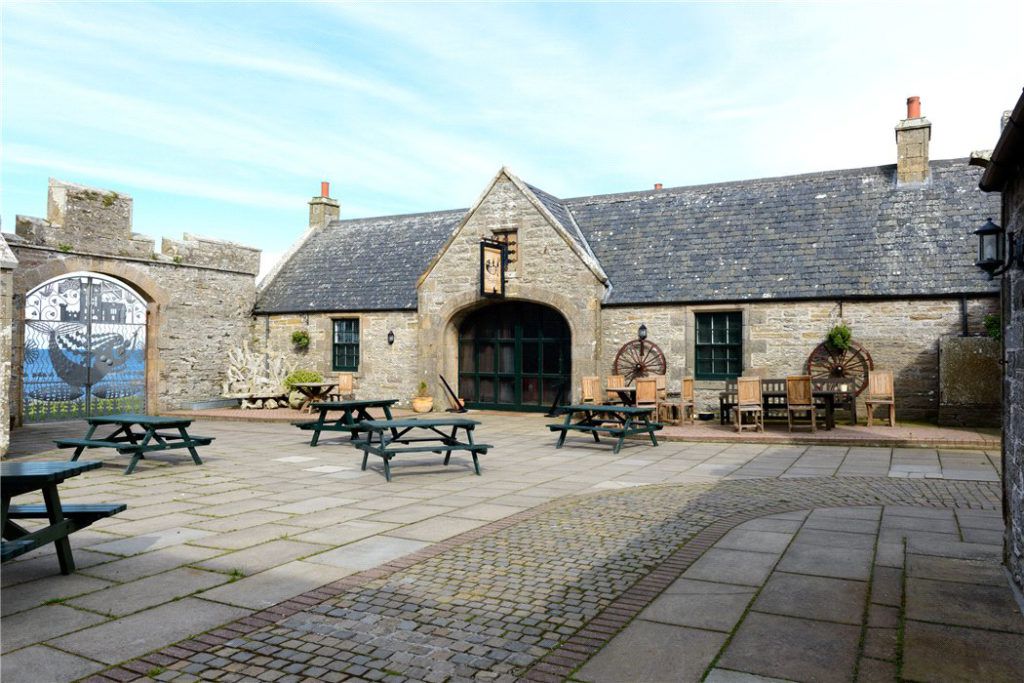 Courtyard with picnic tables