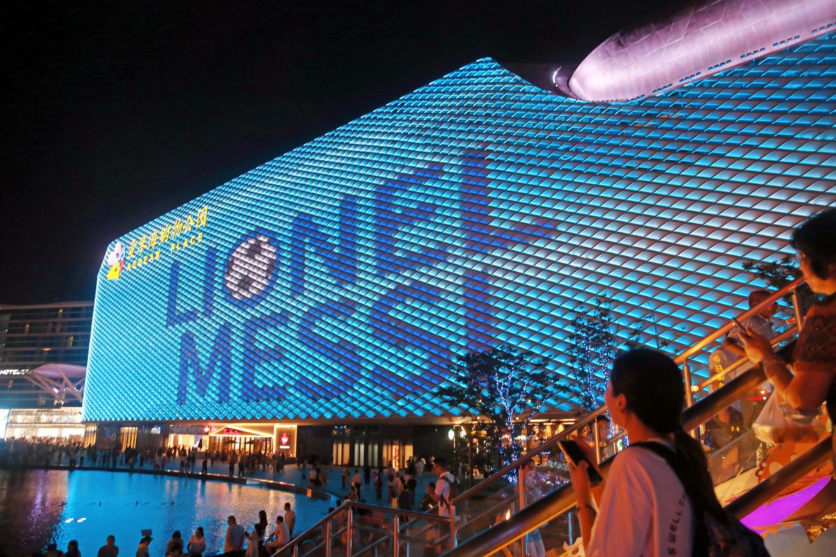 Football Fan Salute Lionel Messi By Giant Screen