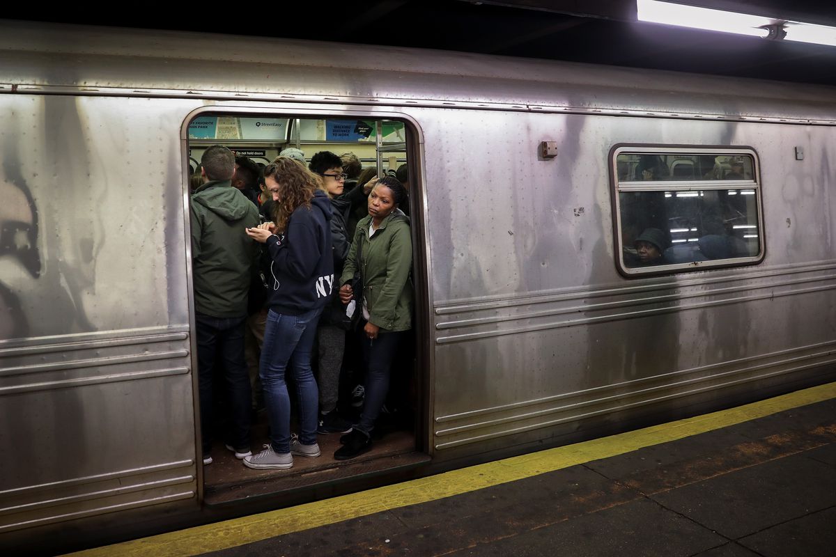 Incident On NYC’s Subway Snarls Morning Commute Into Manhattan