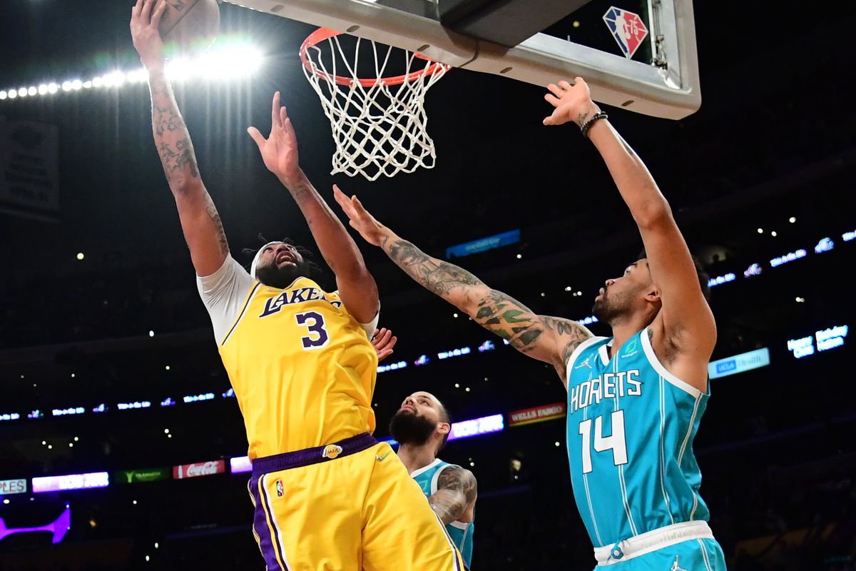 Charlotte Hornets v Los Angeles Lakers