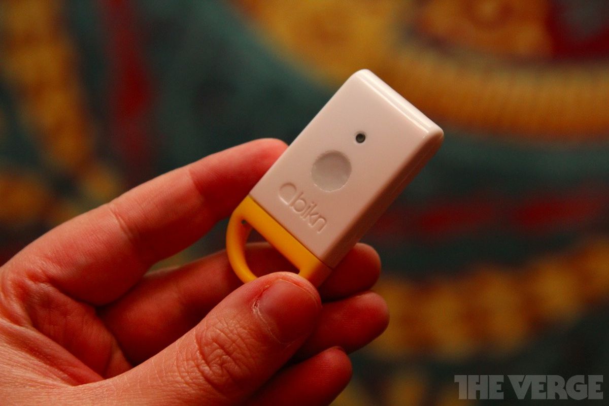 Gallery Photo: Bikn iPhone locator hands-on pictures