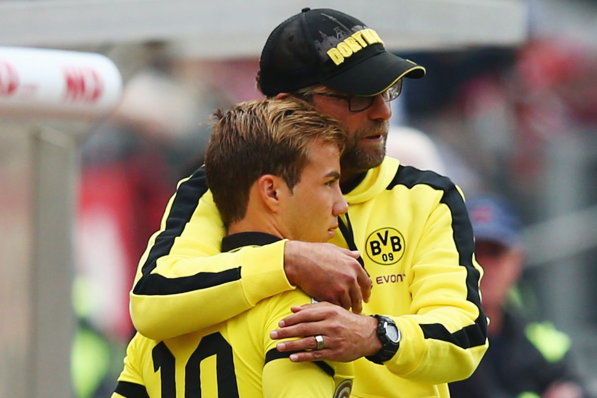 Mario Götze is too tiny and Jürgen Klopp is too tall to make for reasonable crops.