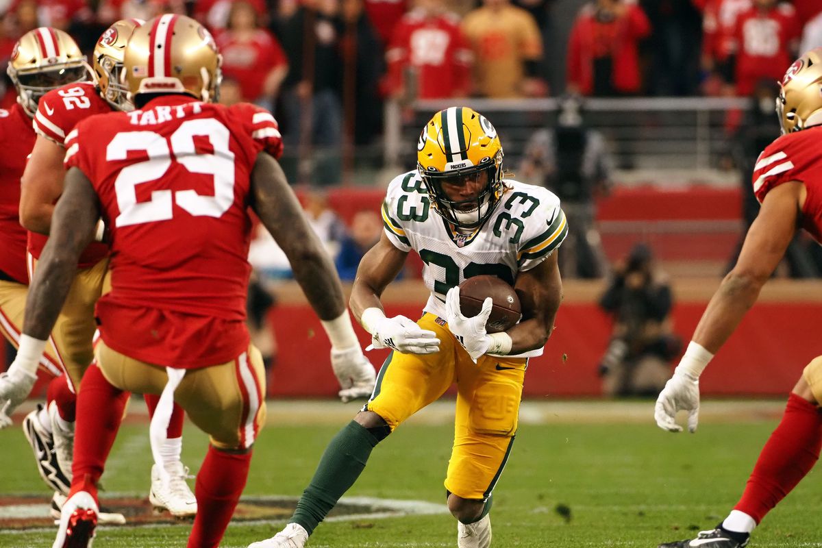Green Bay Packers running back Aaron Jones runs the ball against the San Francisco 49ers during the first half in the NFC Championship Game at Levi’s Stadium