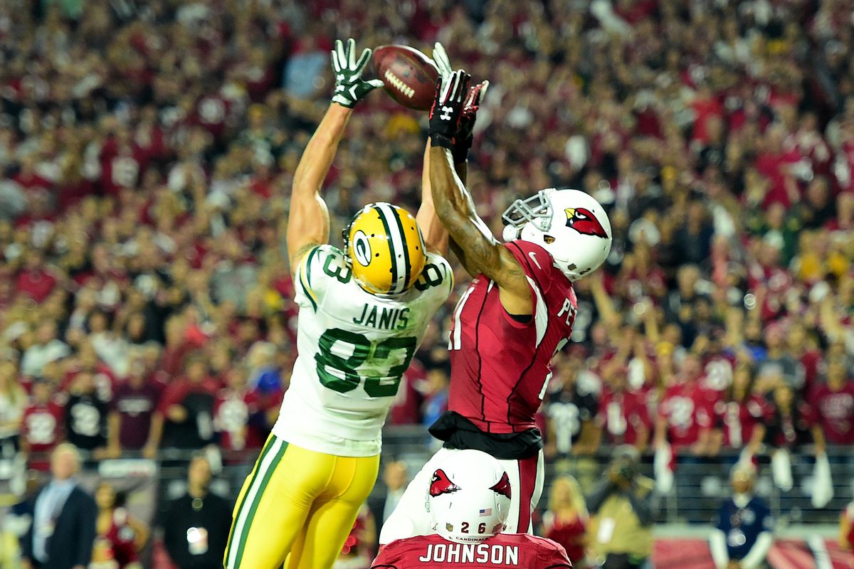 Jeff Janis hauls in a Hail Mary pass from Aaron Rodgers Saturday night