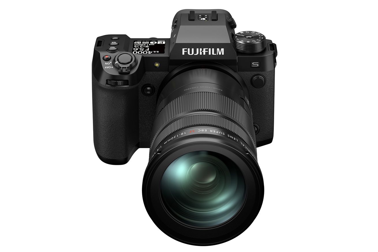fujifilm_x_h1s_with_18_120_front.0.jpg