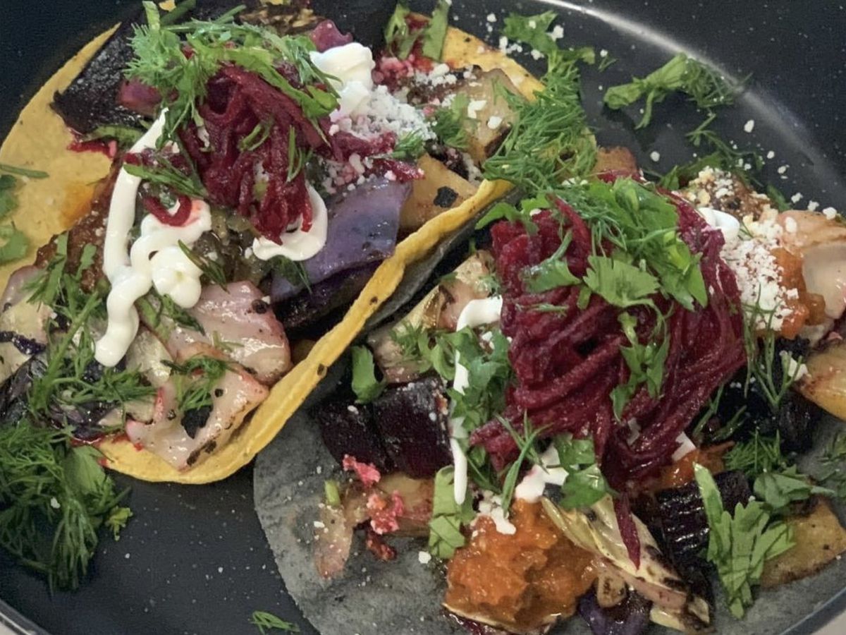 A photo of the vegan borchst tacos at Rusa food cart