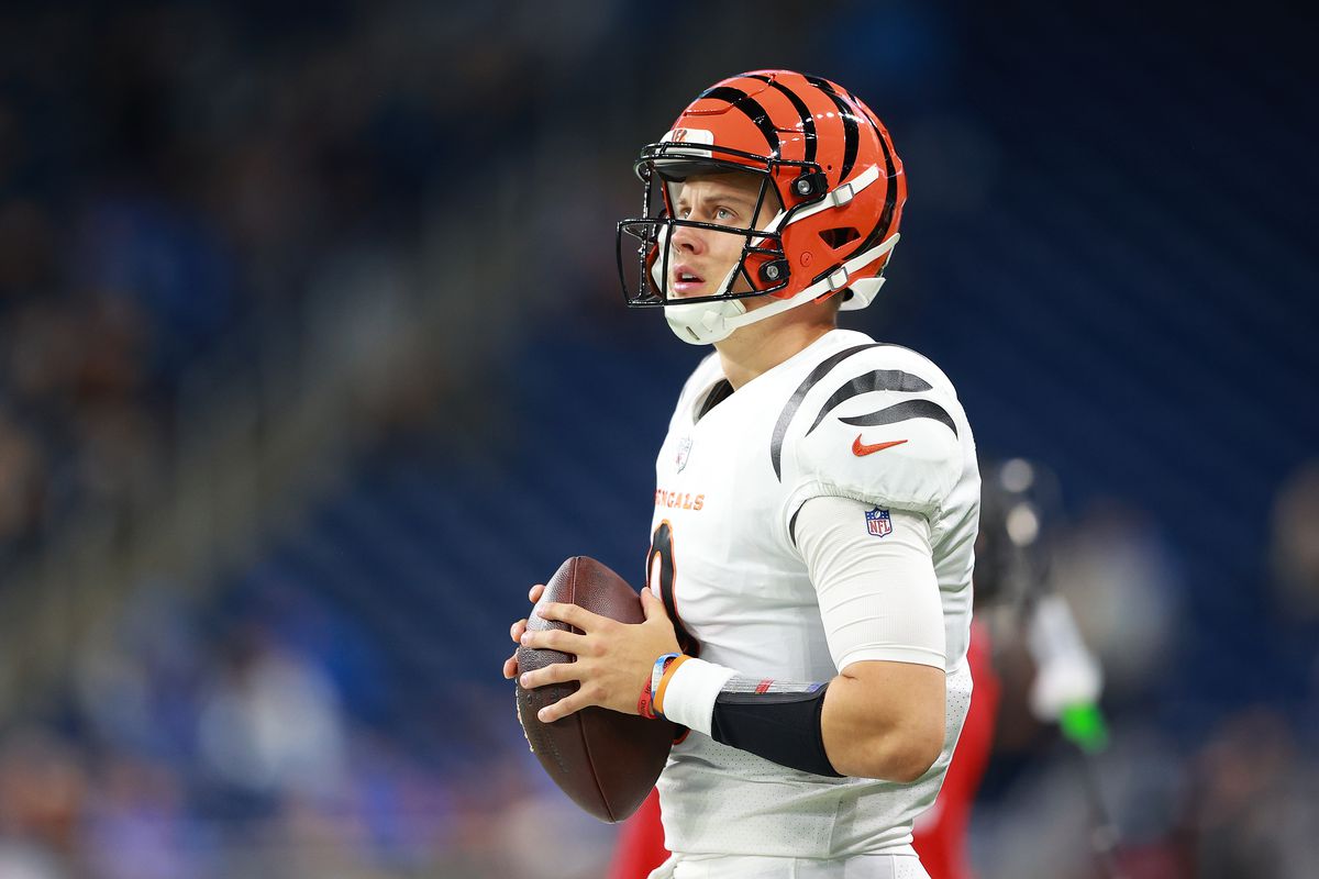 Joe Burrow #9 of the Cincinnati Bengals warms up before a game against the Detroit Lions at Ford Field on October 17, 2021 in Detroit, Michigan.