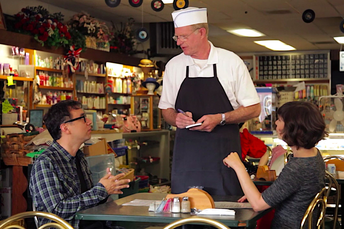 A scene in Portlandia featuring Fred and Carrie ordering at a diner