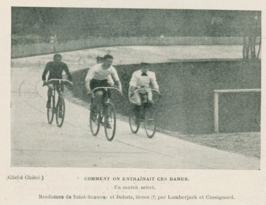 In 1899 ‘La Vie au Grand Air’ carried this photograph from the race between De Saint-Sauveur and Debatz