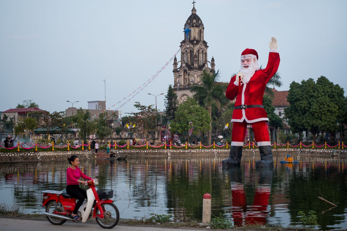 Vietnamese Christians Mark Christmas