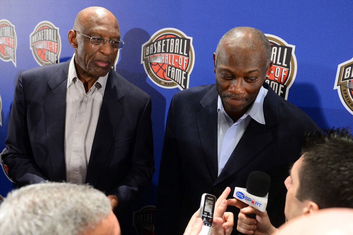 Spencer Haywood (left) and Bob McAdoo (right).