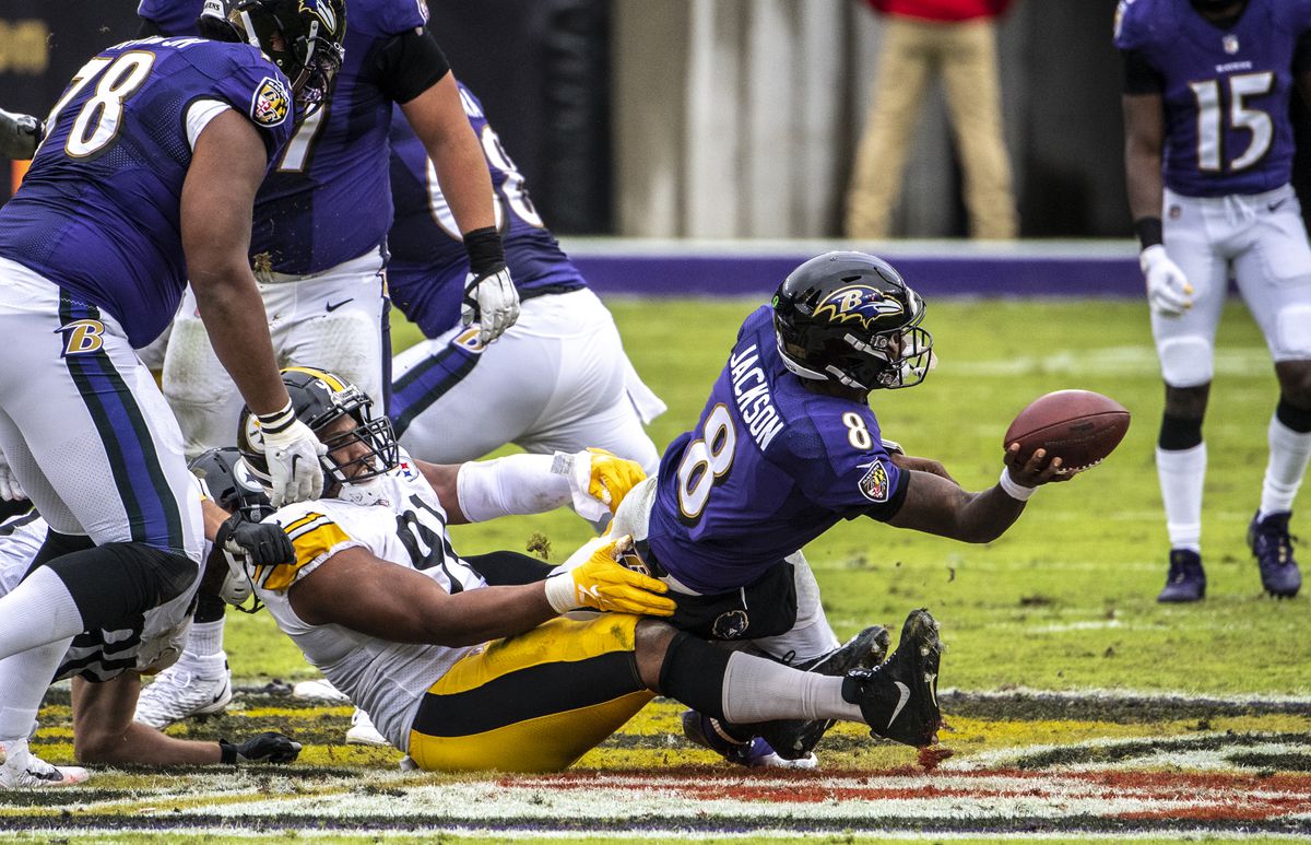 Pittsburgh Steelers v Baltimore Ravens