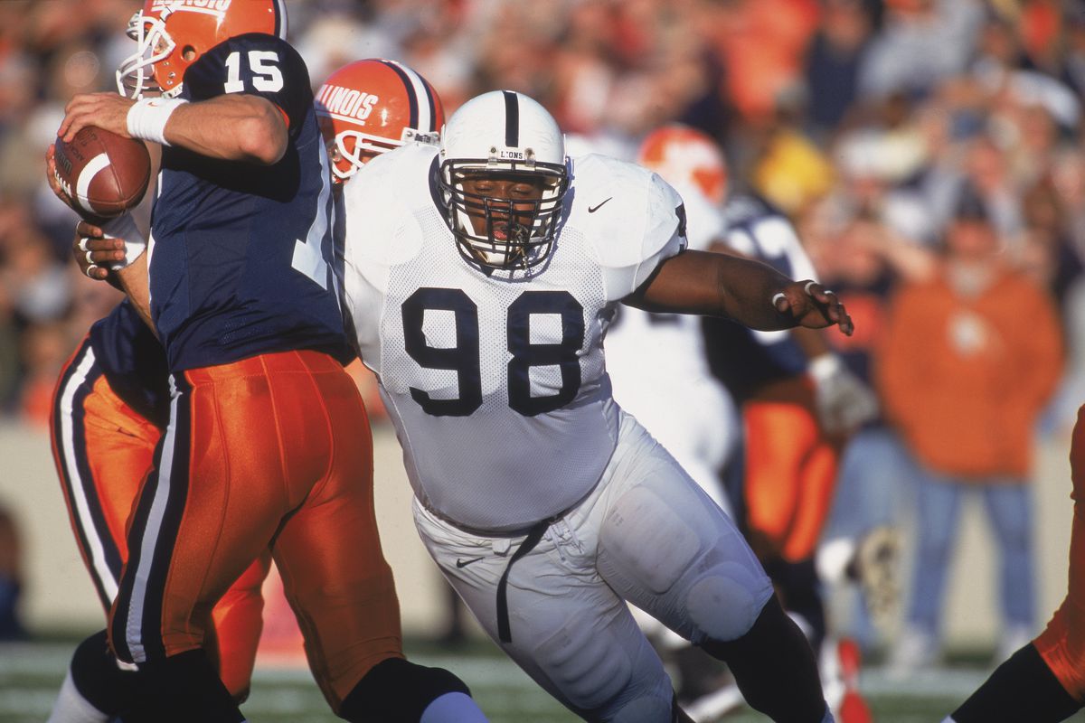 Defensive Tackle Anthony Adams #98 of the Penn State Nittany Lions