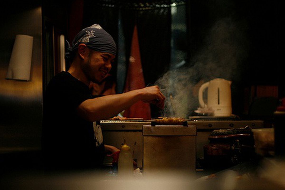 Chef at Yakitori Totto [Flickr Photo Pool/<a href="http://www.flickr.com/photos/ultraclay/3362136292/in/pool-eater">ultraclay</a>