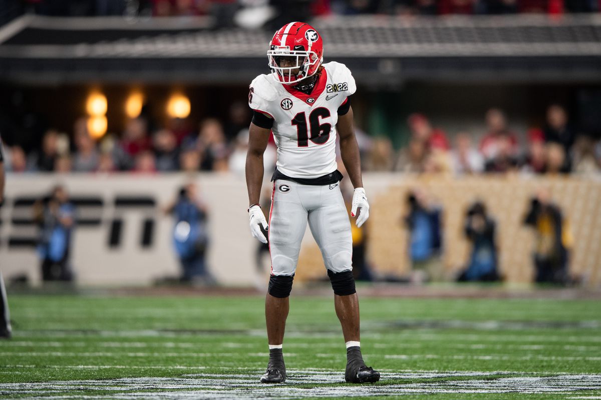 Georgia Bulldogs DB Lewis Cine (16) lines up on defense during the Alabama Crimson Tide versus the Georgia Bulldogs in the College Football Playoff National Championship, on January 10, 2022, at Lucas Oil Stadium in Indianapolis, IN.