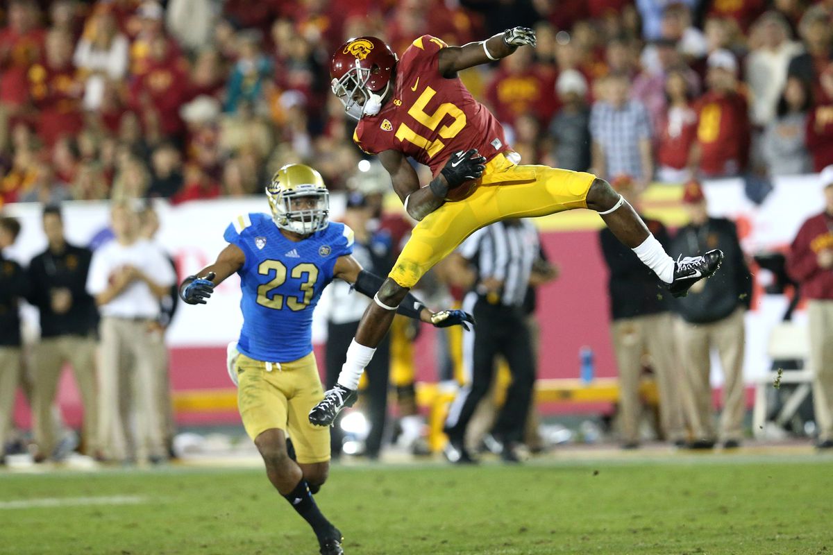 USC wide receiver Nelson Agholor makes leaping catch against UCLA  