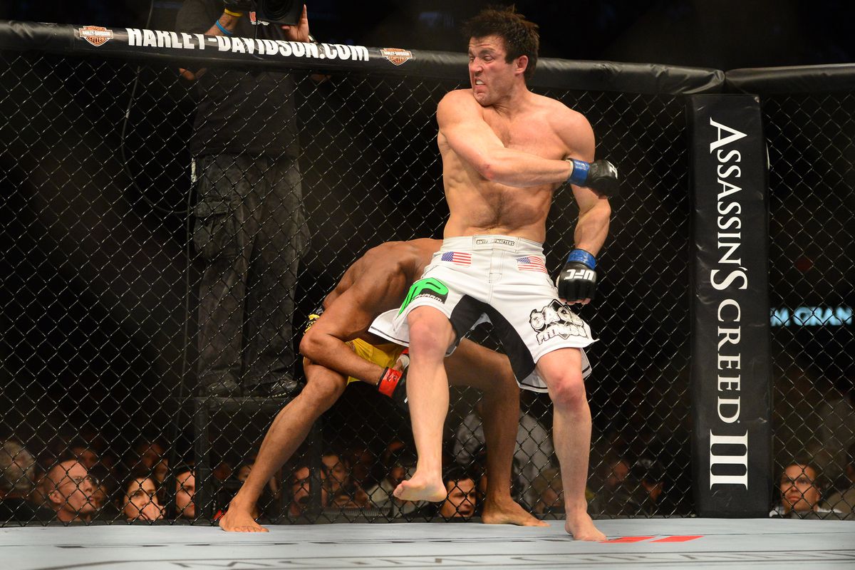 Chael Sonnen fighting the way he talks about ethnicity 