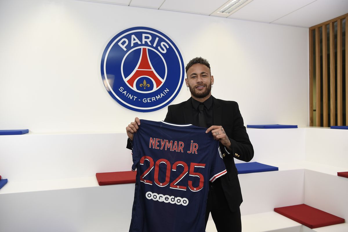 Neymar Signs Contract Extension With Paris Saint-Germain