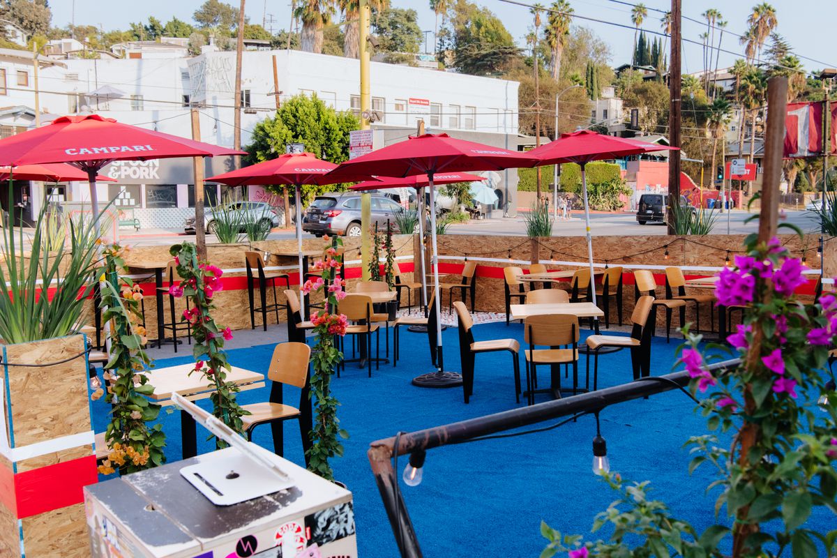 Outdoor seating area for Helluva Time restaurant in Silver Lake, California.