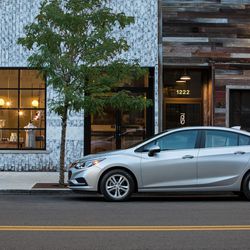 2018 Chevrolet Cruze Sedan Diesel offers up to an EPA-estimated 52 mpg highway — the highest highway fuel economy of any non-hybrid/non-EV in America.