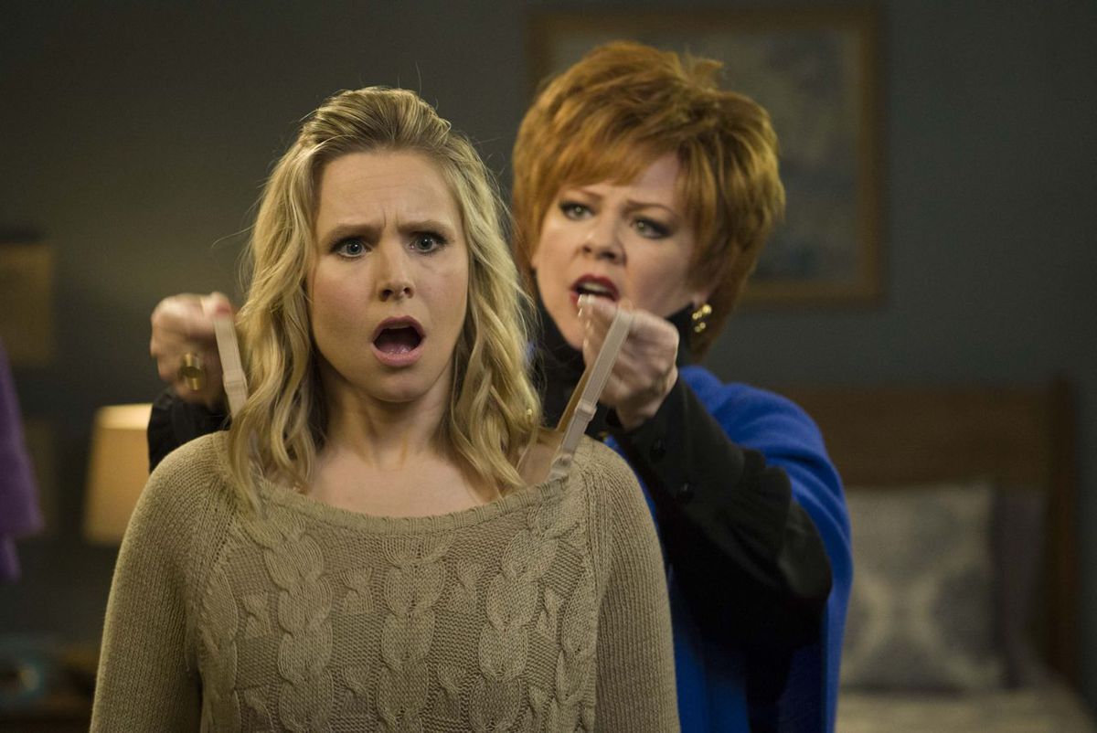 Melissa McCarthy and Kristen Bell in The Boss
