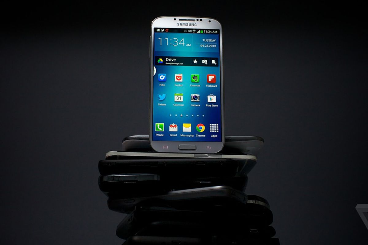 Samsung Galaxy S4 hero more better (1024px)